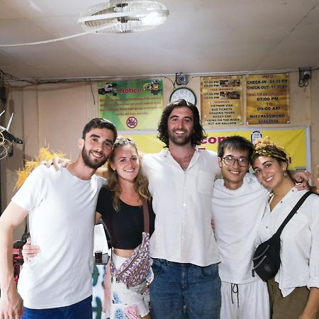 Real Vang Vieng Backpacker Hostel المظهر الخارجي الصورة