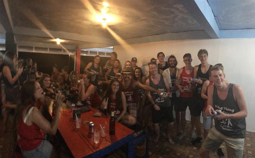 Real Vang Vieng Backpacker Hostel المظهر الخارجي الصورة