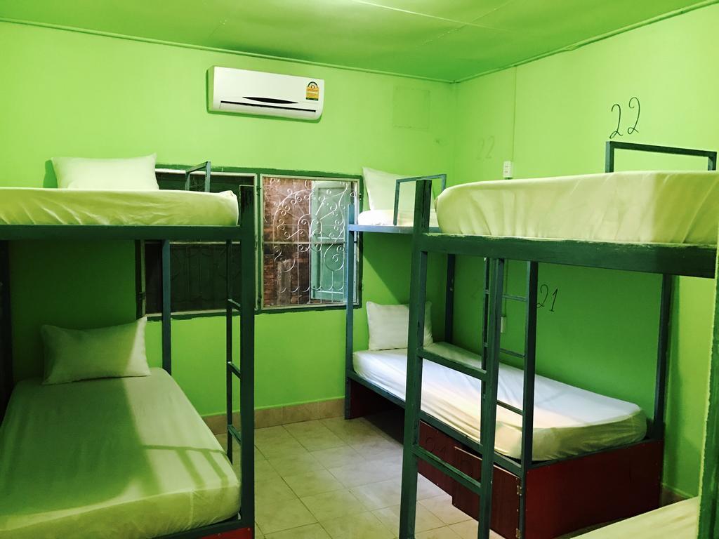 Real Vang Vieng Backpacker Hostel المظهر الخارجي الصورة